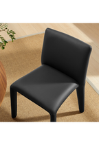Chaise de salle à manger en cuir végétalien Noviara, noire