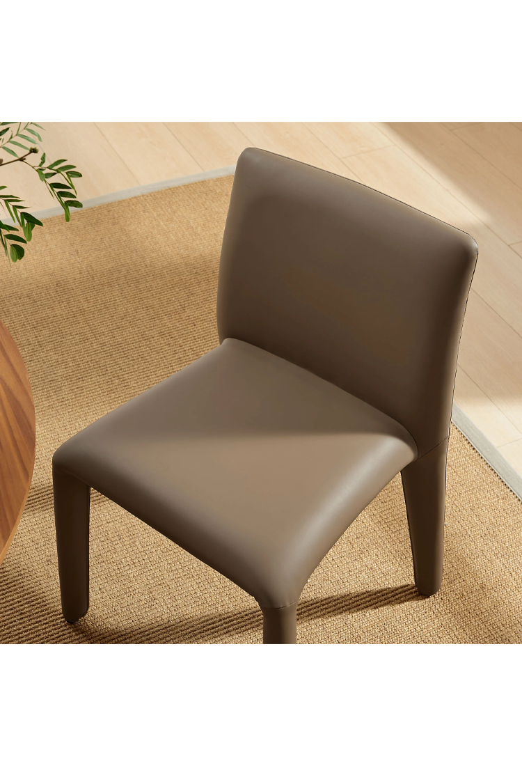 Chaise de salle à manger Noviara en cuir vegan, marron champignon